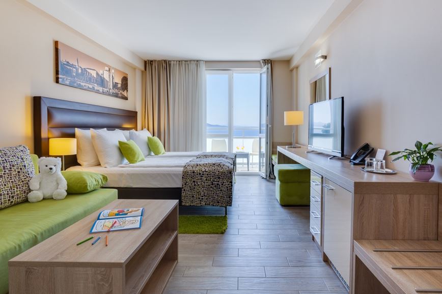 Pinija hotel - pokoj Premium 1/2+2 balkon moře - Petrčane - 101 CK Zemek - Chorvatsko