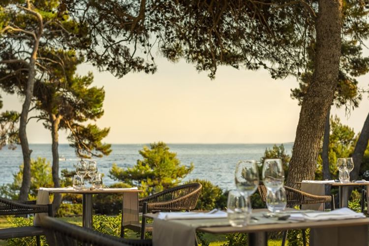 Carolina Valamar hotel - restaurace (polopenze) - Suha Punta (ostrov Rab) - 101 CK Zemek - Chorvatsko