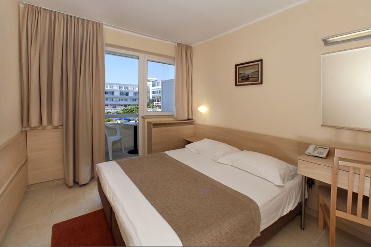 Delfin Plava Laguna hotel - pokoj Classic s balkonem, strana moře - Poreč - Zelena Laguna - 101 CK Zemek - Chorvatsko