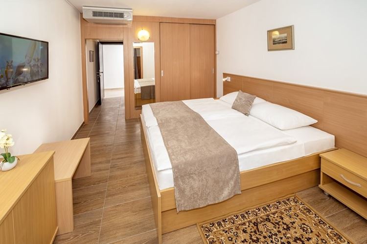 Omorika hotel - Punat (ostrov Krk) - 101 CK Zemek - Chorvatsko