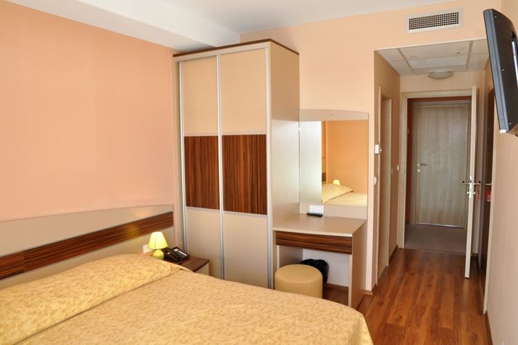 Posejdon hotel - Vela Luka (ostrov Korčula) - 101 CK Zemek - Chorvatsko