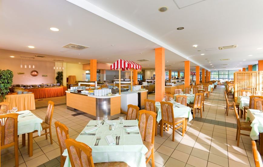 Polynesia Plava Laguna apartmány - Restaurant pro podávání dokoupené polopenze - Umag - 101 CK Zemek - Chorvatsko