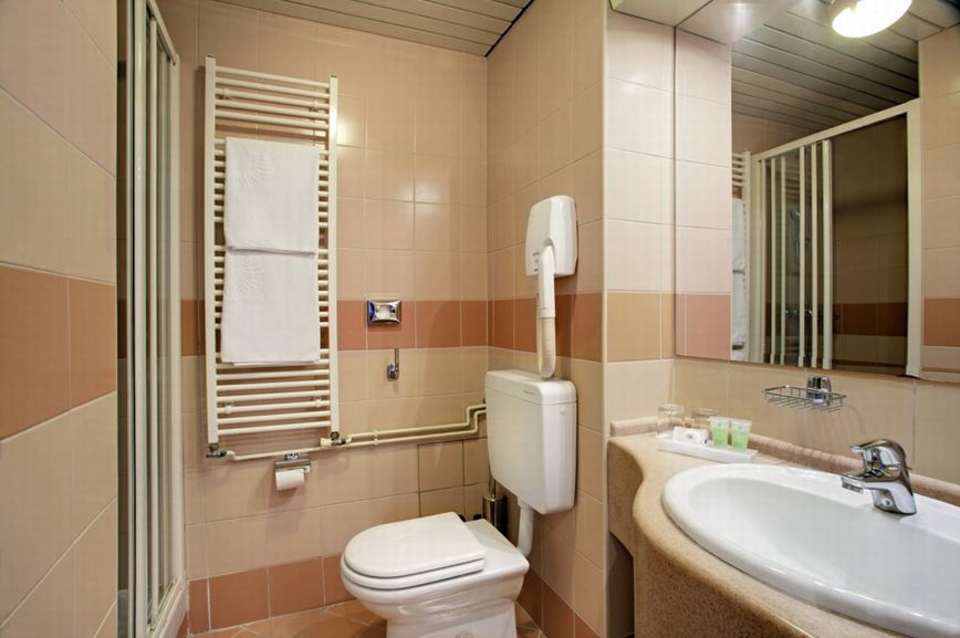 RABAC Sunny Hotel & Residence (ex. Allegro/Miramar) - koupelna v hotelovém pokoji - Rabac - 101 CK Zemek - Chorvatsko
