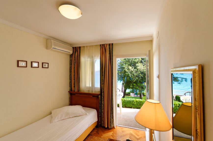 Val hotel TN - Jednolůžkový pokoj s terasou - Seget Donji (Trogir) - 101 CK Zemek - Chorvatsko